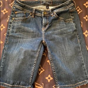 Tommy Bahama womens denim shorts size 2